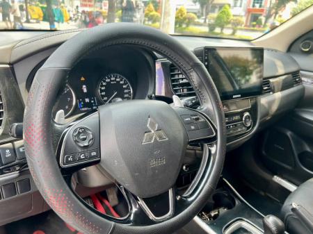 Outlander 2.0L Premium (Bảng đặc biệt - Speccial Edition)1783731836420_9101278399305042429_g2083180601853021531_e9658f8526be4cb41d3762b3eba63676